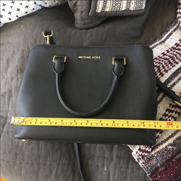 CLASSY BLACK CROSSBODY ✨ MICHAEL KORS ✨ LIKE NEW💕 - Picture 6 of 7